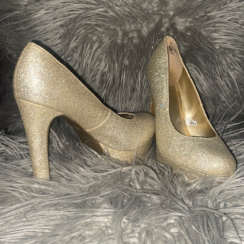 Gold glitter heel